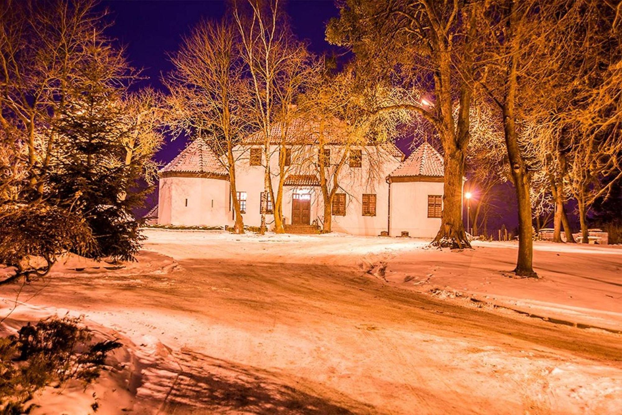 Bialy Dwor Panzió Kwidzyn Kültér fotó