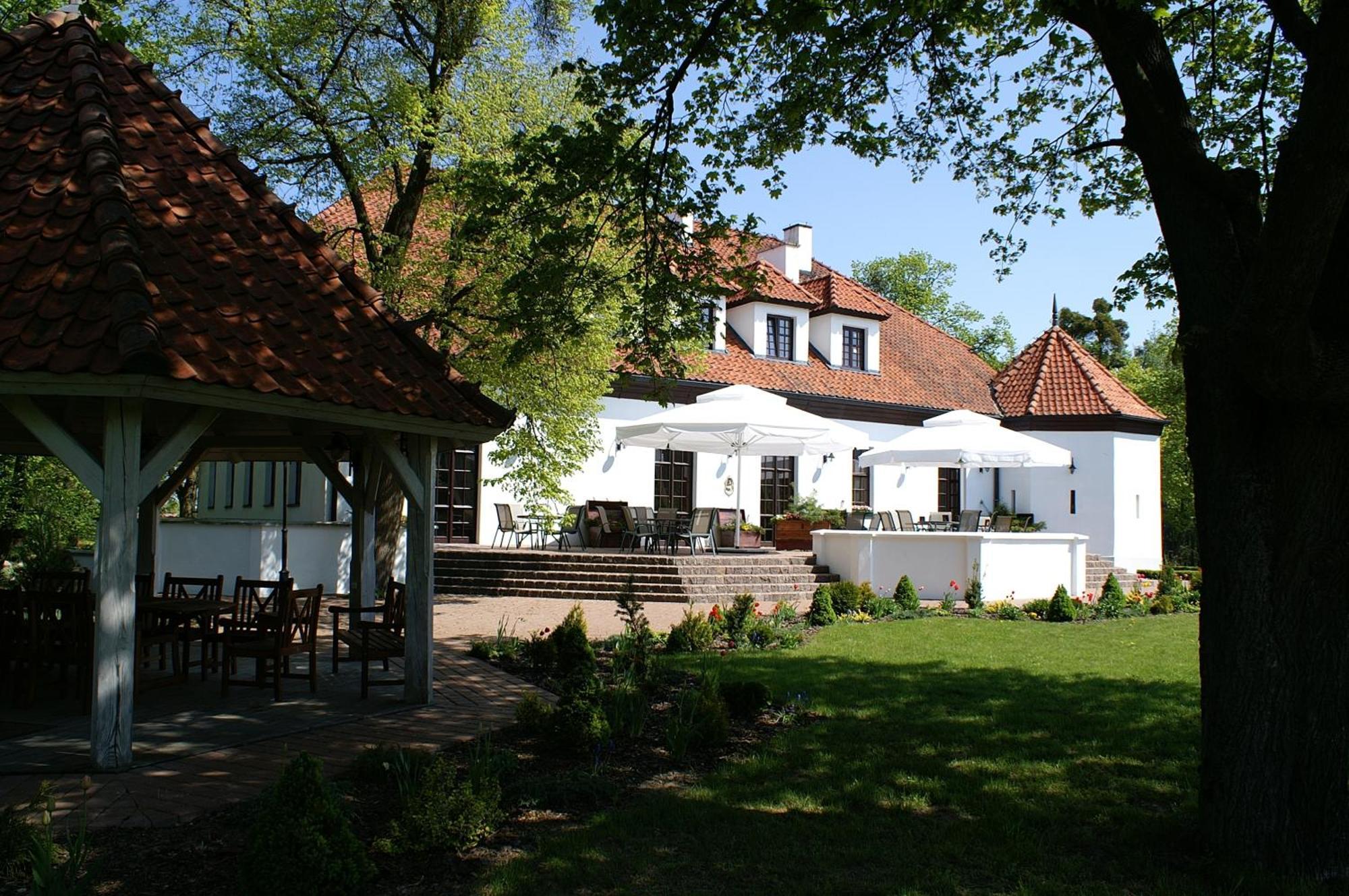Bialy Dwor Panzió Kwidzyn Kültér fotó